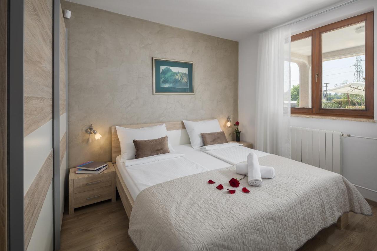 Villa Alena Porec Exterior photo