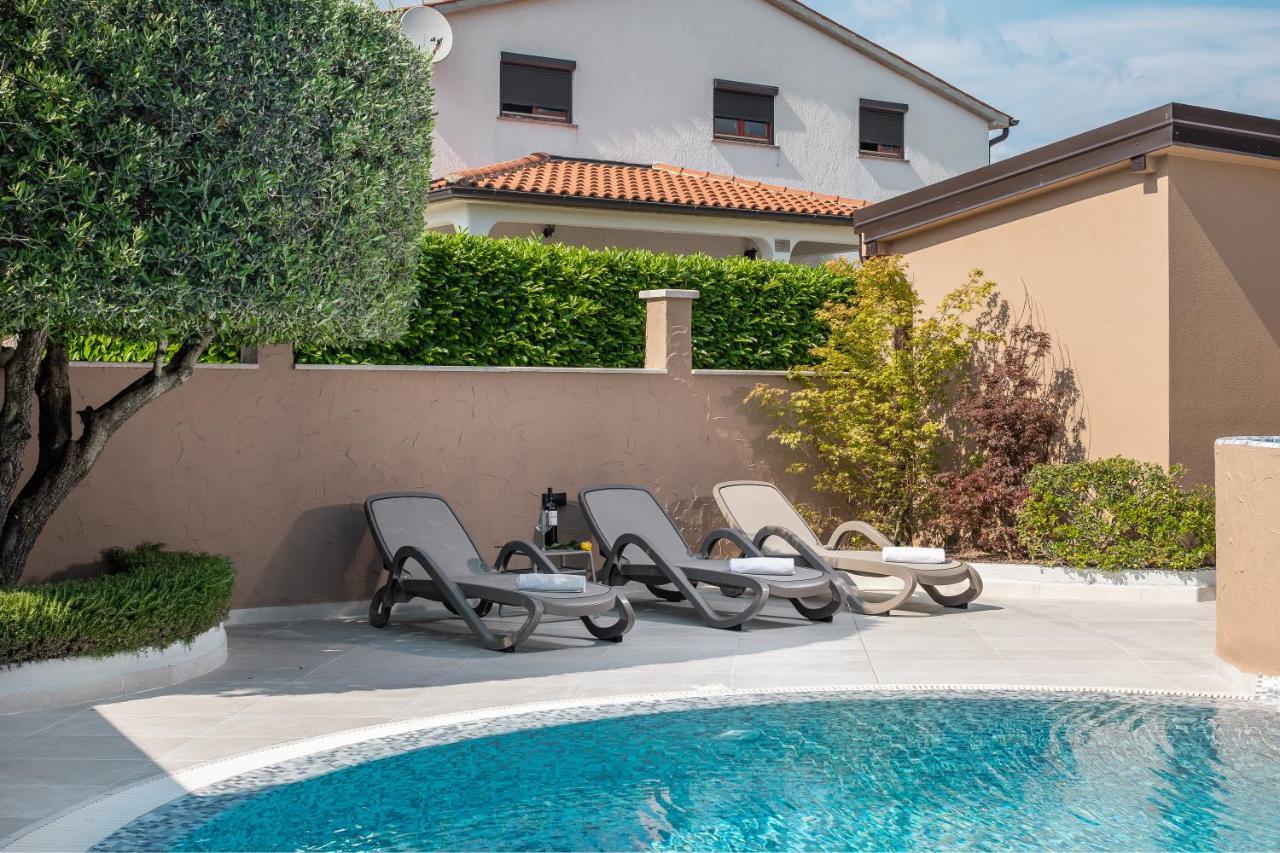 Villa Alena Porec Exterior photo